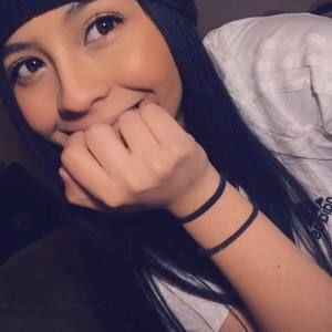 Meet your Posher, Anahí